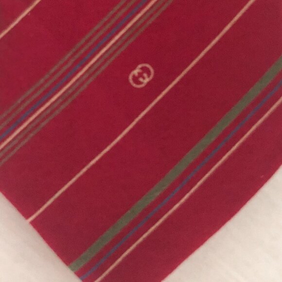 VTG Classic Gucci Designer Necktie 100% Silk Made in Italy Red - Picture 3 of 15
